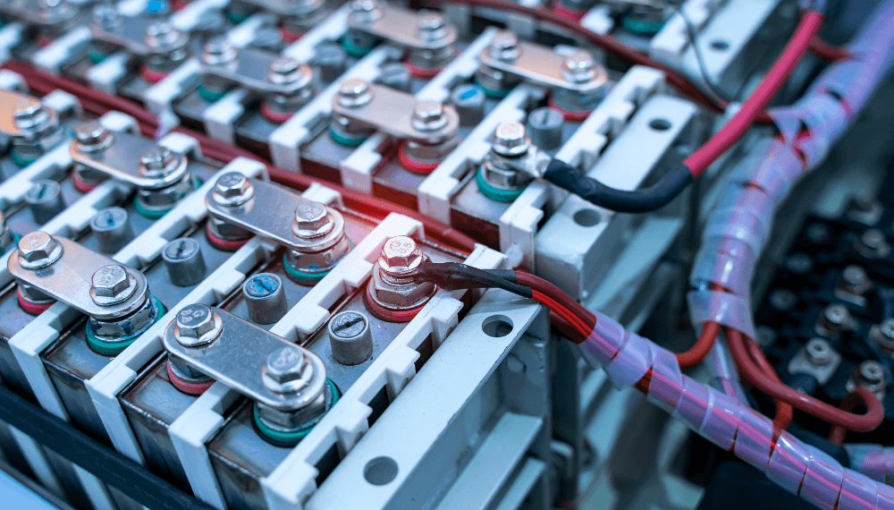 Confocal Raman Imaging and Chemometric Analysis of Battery Electrode Degradation